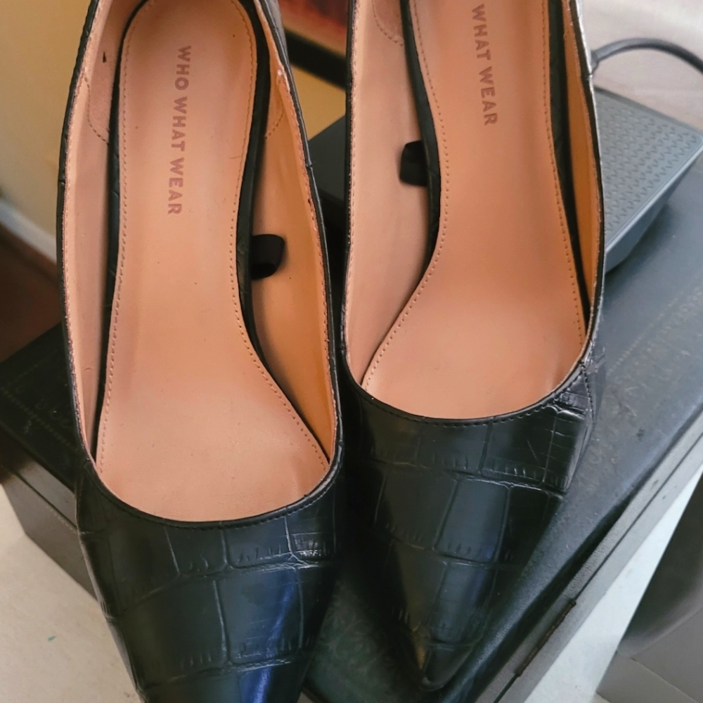 Who What Wear black pumps